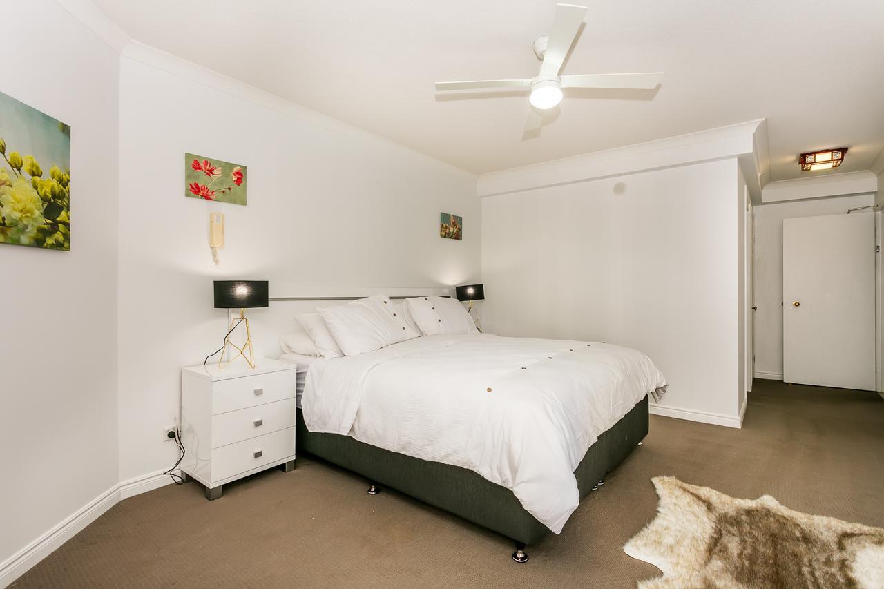 Pelicanstay In Surfers Paradise * Gold Coast